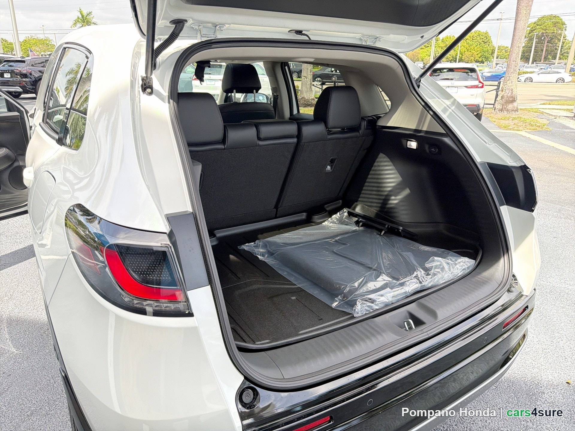 2027 HONDA HR-V EX-L - Photo 11