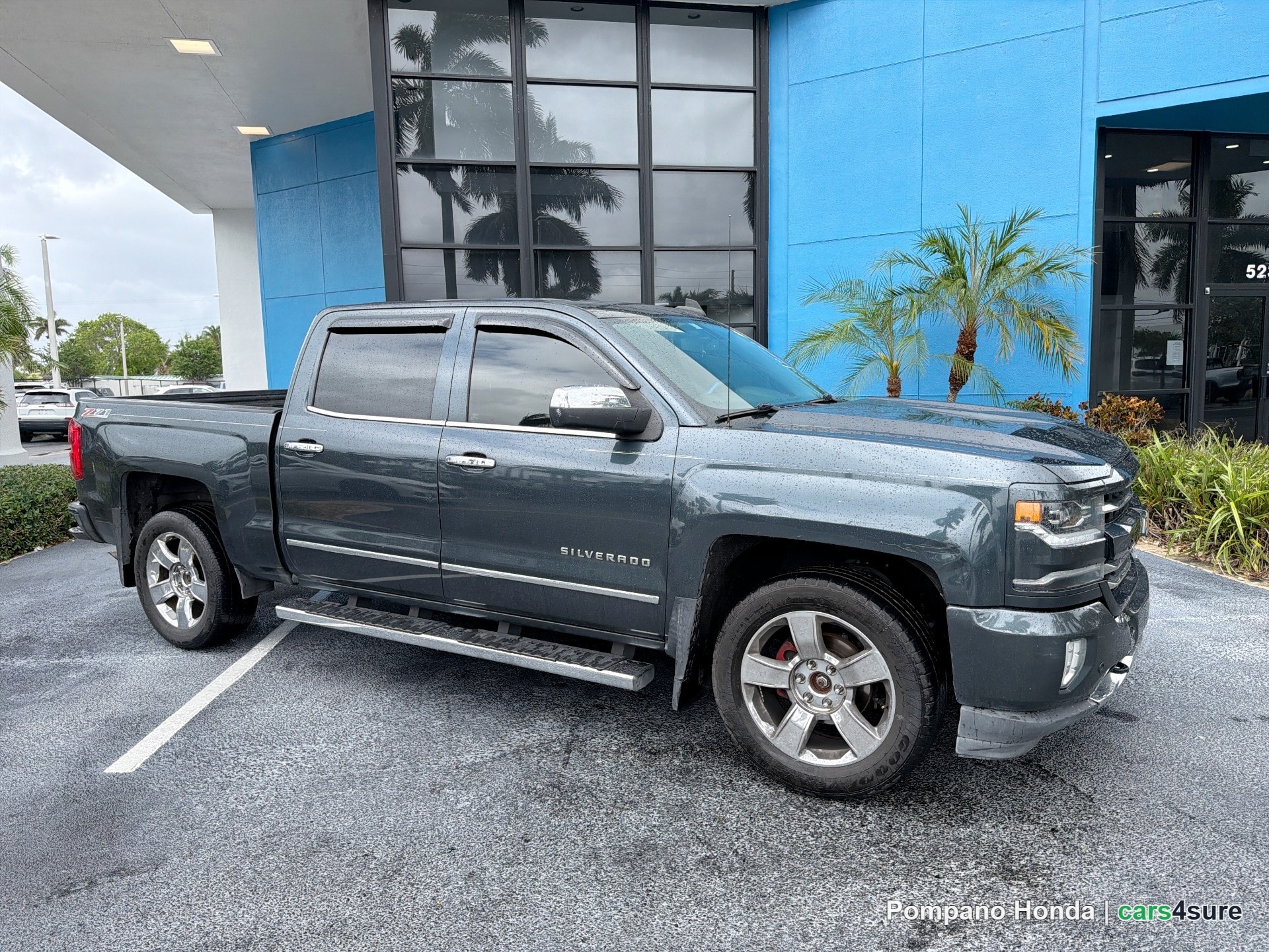 2017 CHEVROLET Silverado LTZ - Photo 2