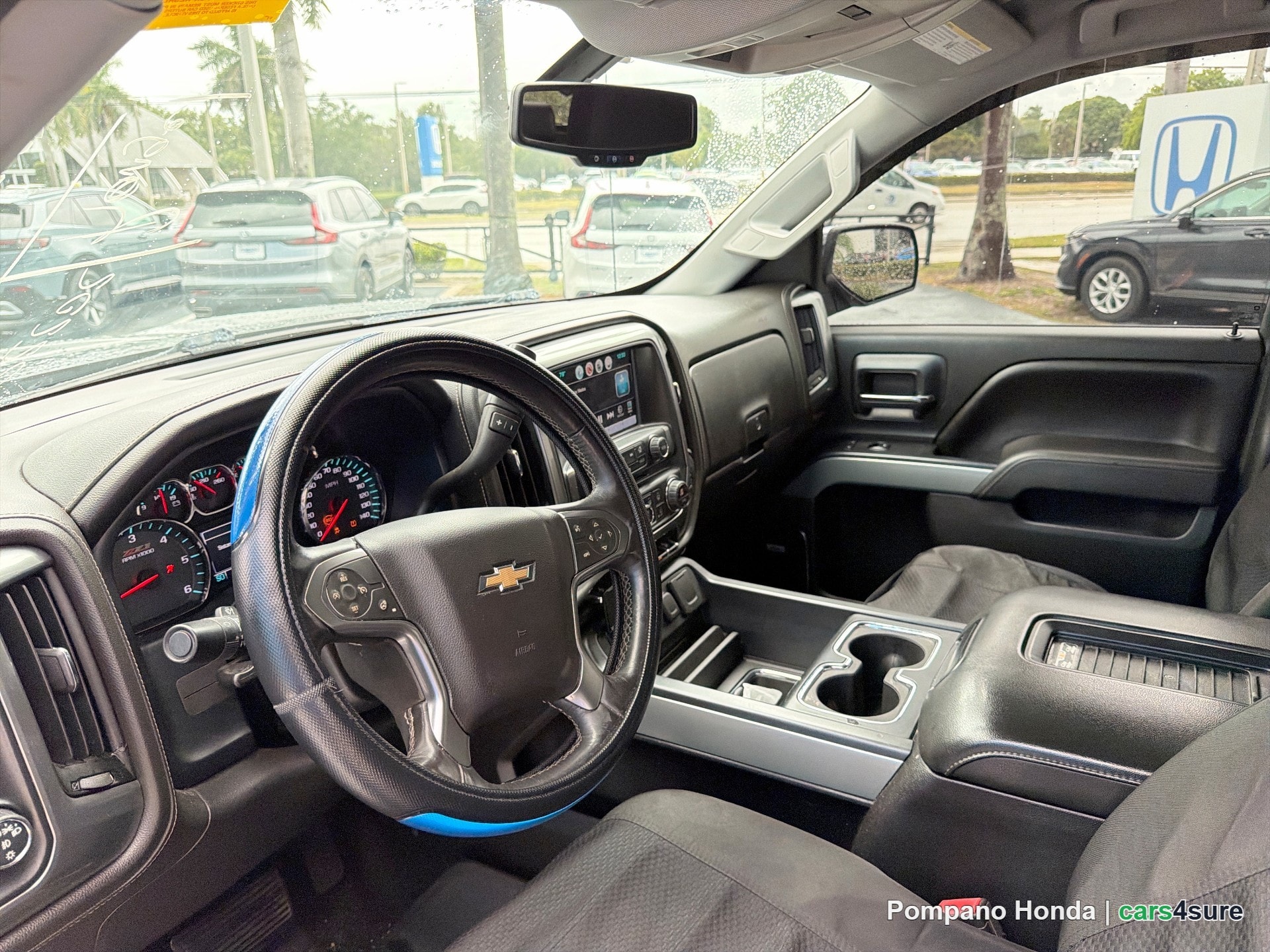 2017 CHEVROLET Silverado LTZ - Photo 4