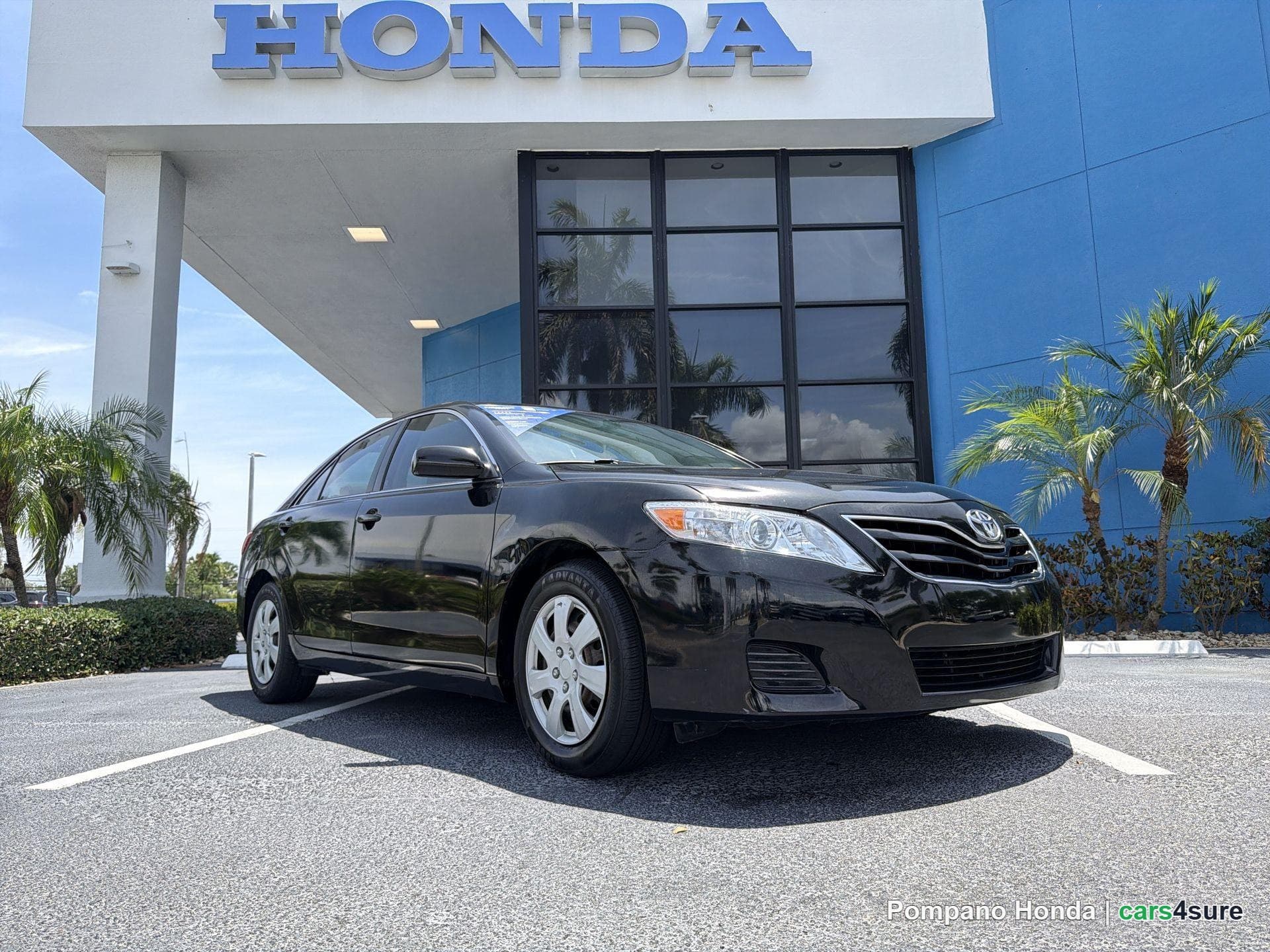2010 TOYOTA Camry LE