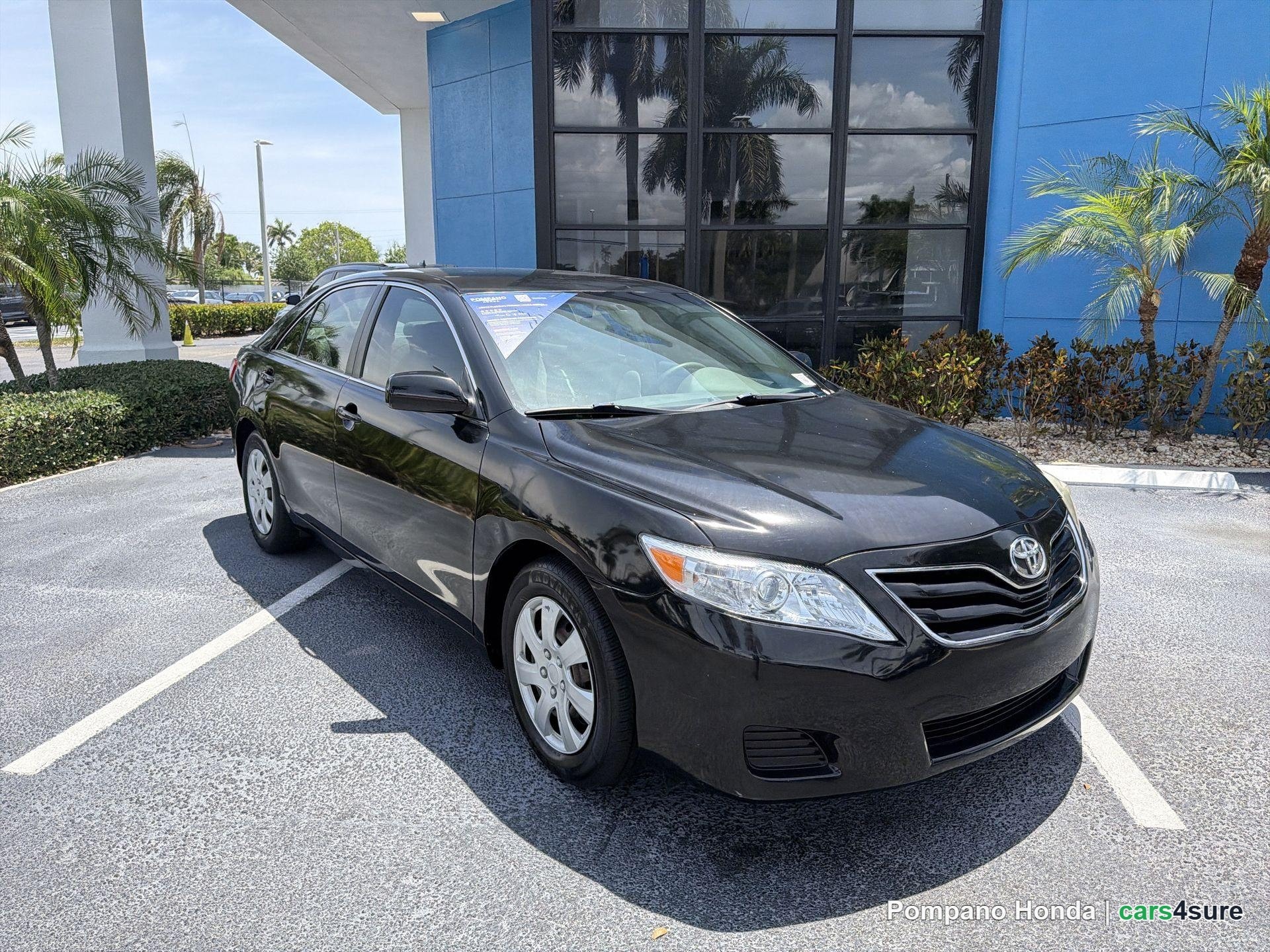 2010 TOYOTA Camry - Photo 2