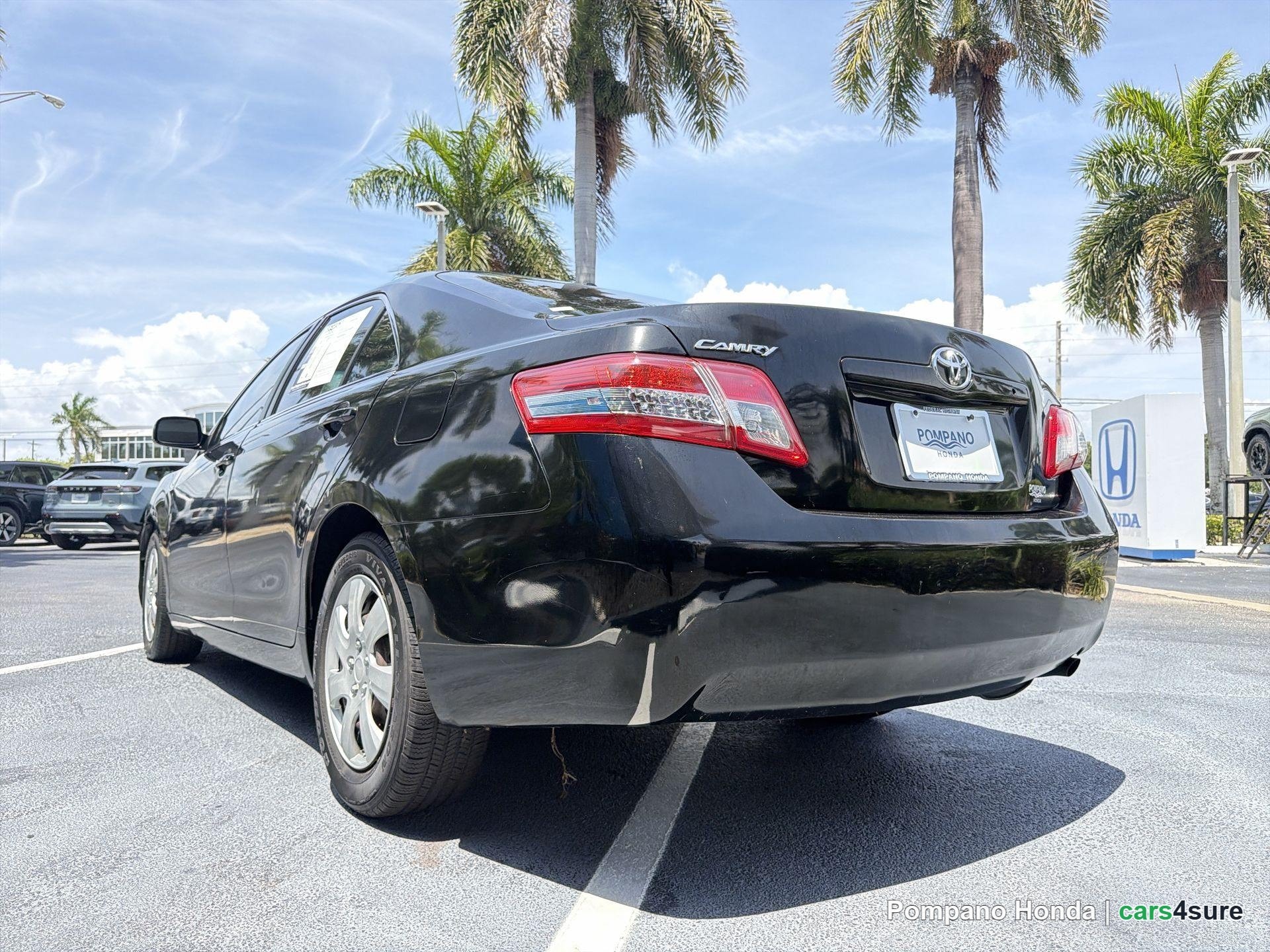 2010 TOYOTA Camry - Photo 3