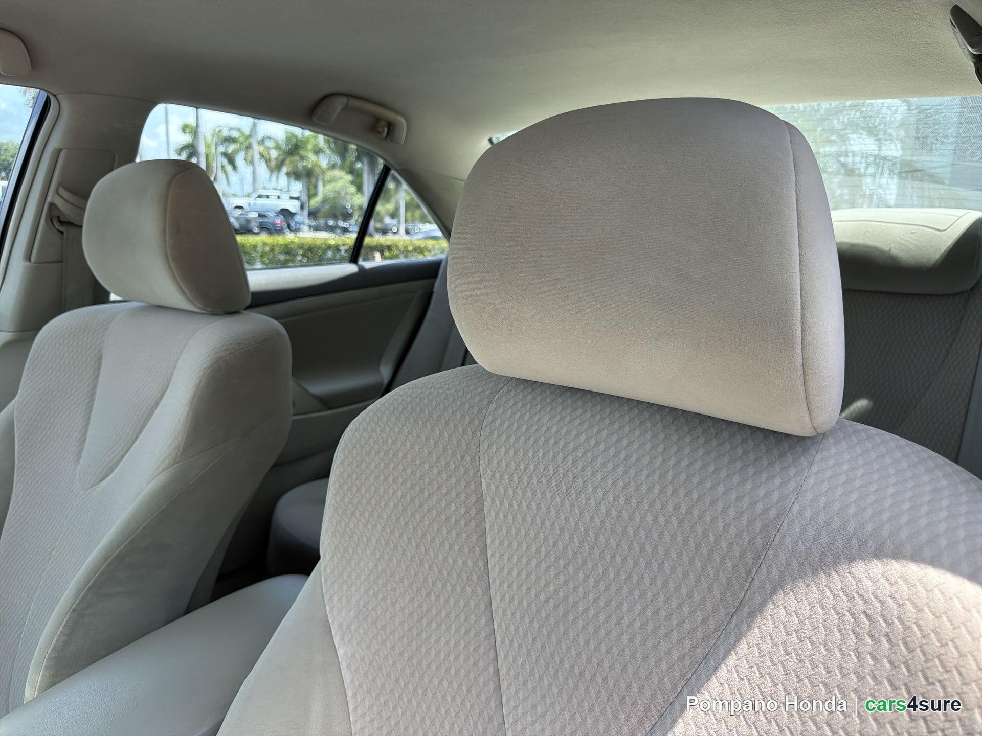2010 TOYOTA Camry - Photo 4
