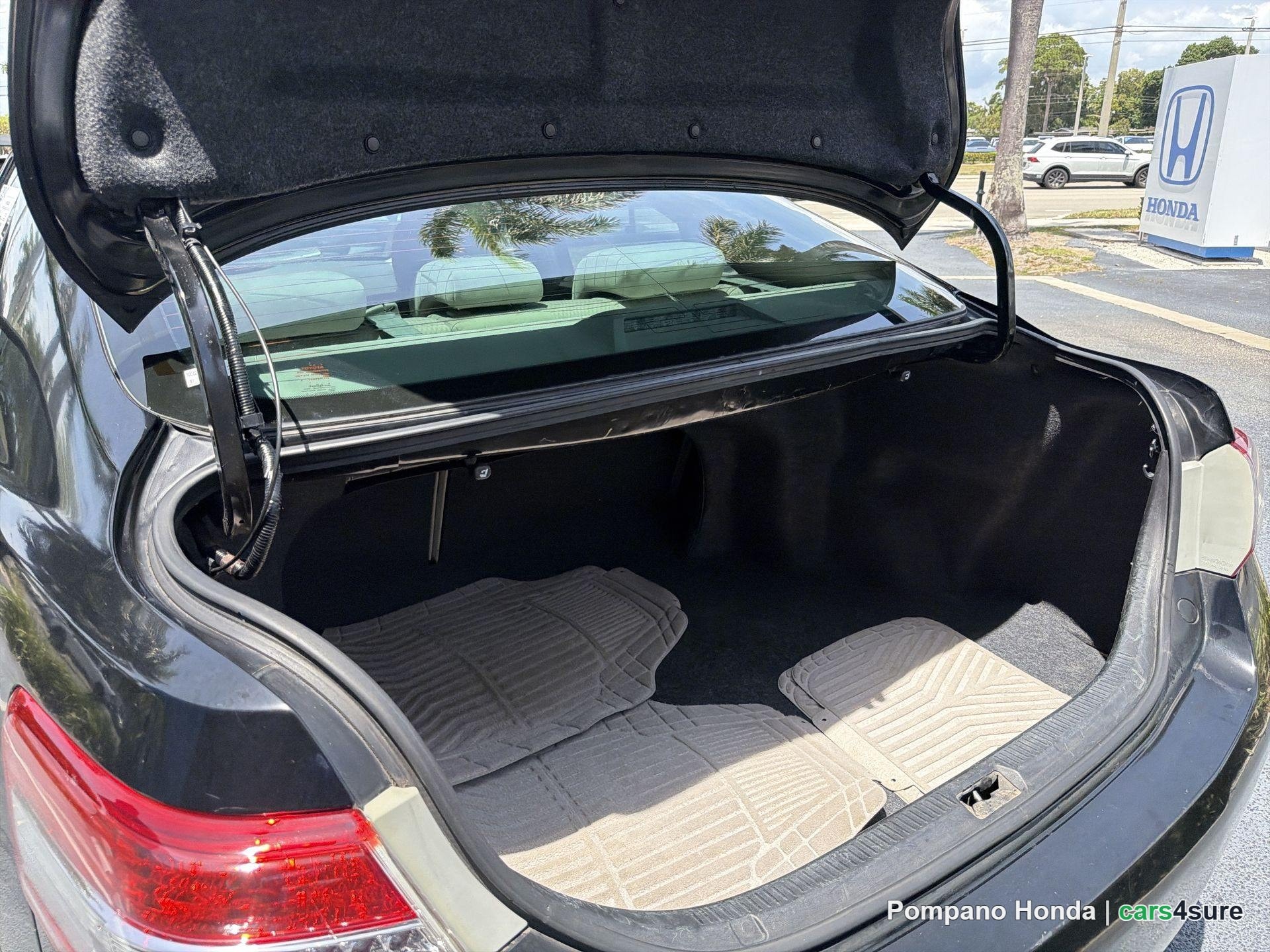 2010 TOYOTA Camry - Photo 10