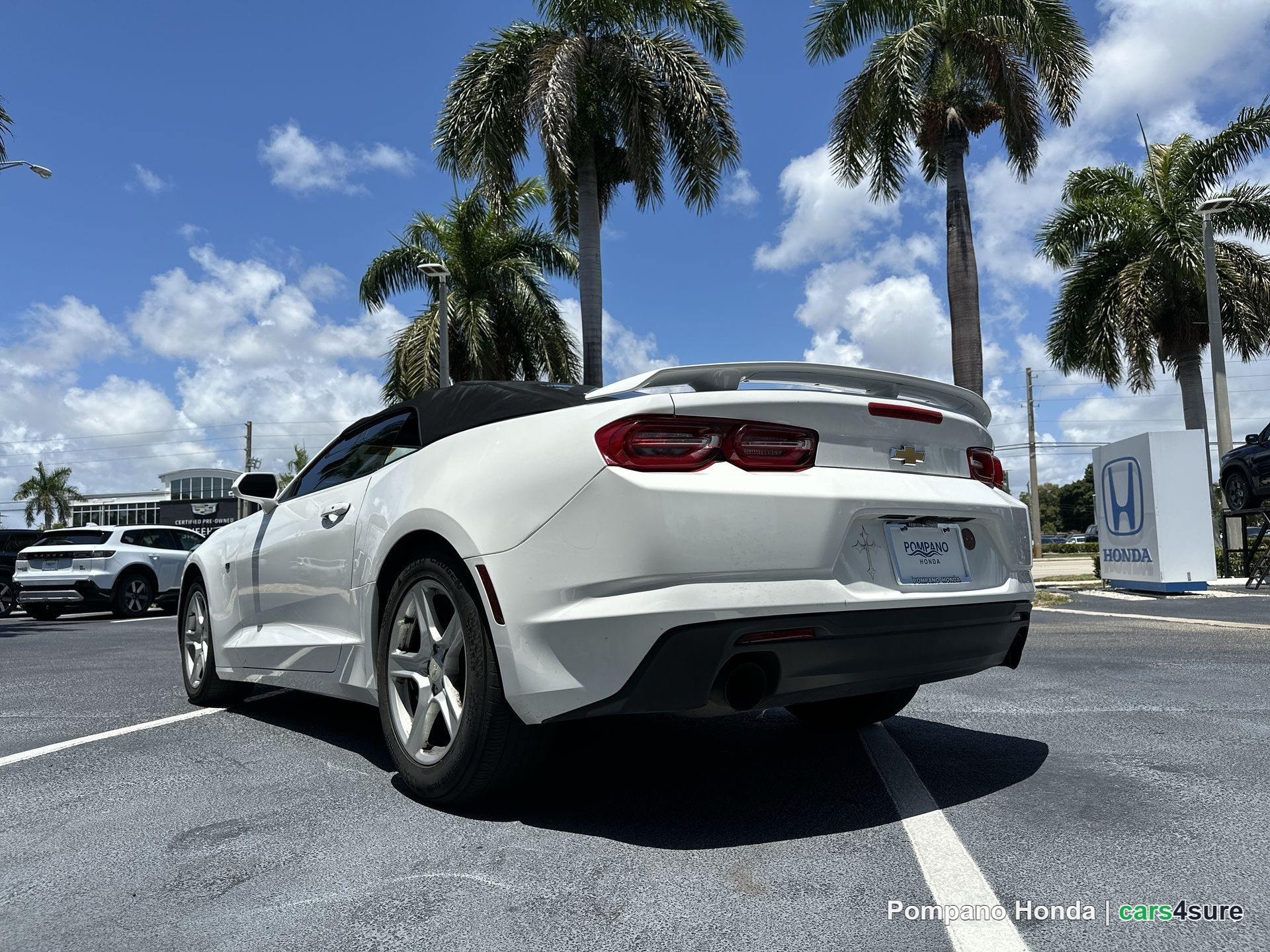 2019 CHEVROLET Camaro 1LS/1LT - Photo 2