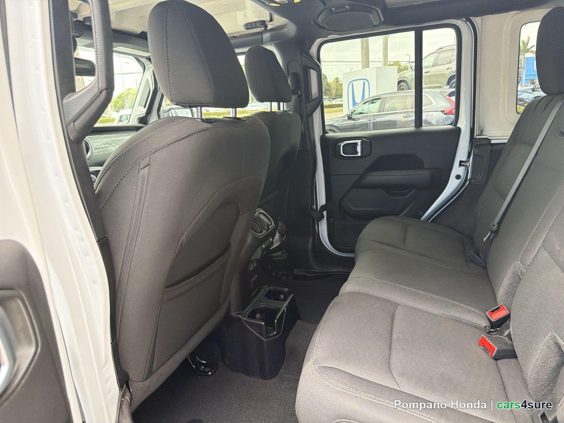 2020 JEEP Wrangler Unlimited Sahara - Photo 6