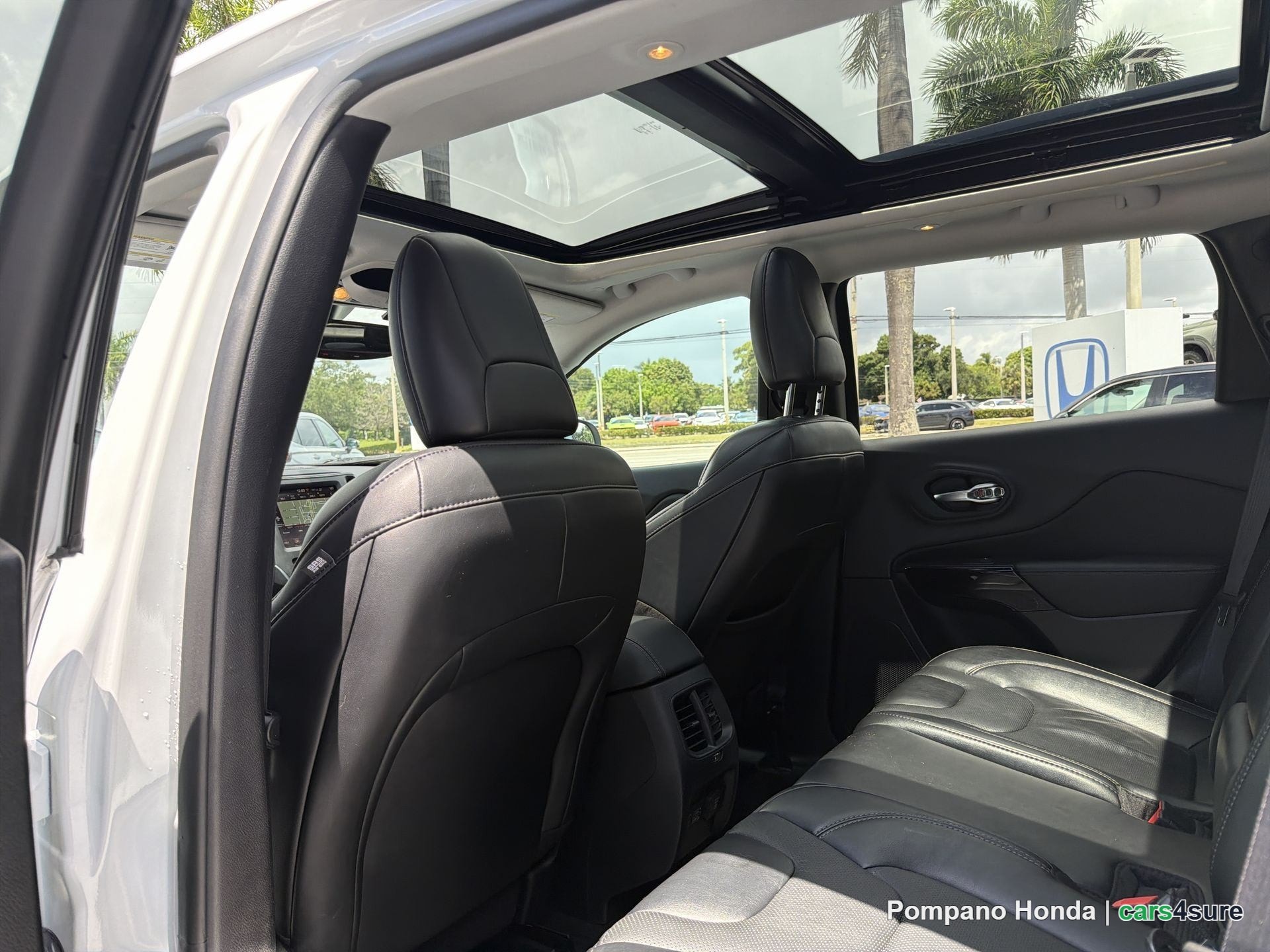 2023 JEEP Cherokee Altitude Lux, Altitude - Photo 4